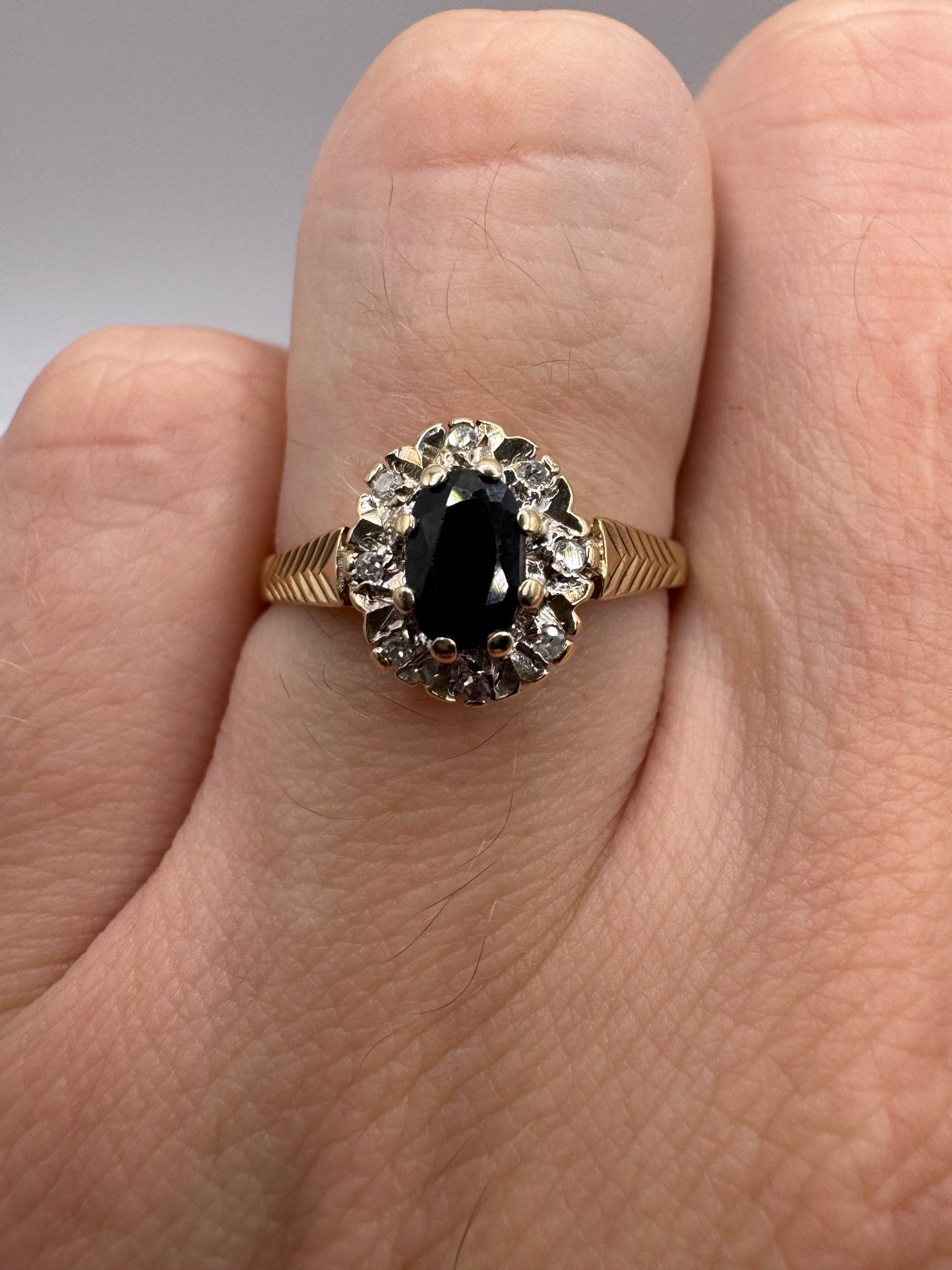 9ct gold sapphire and diamond ring