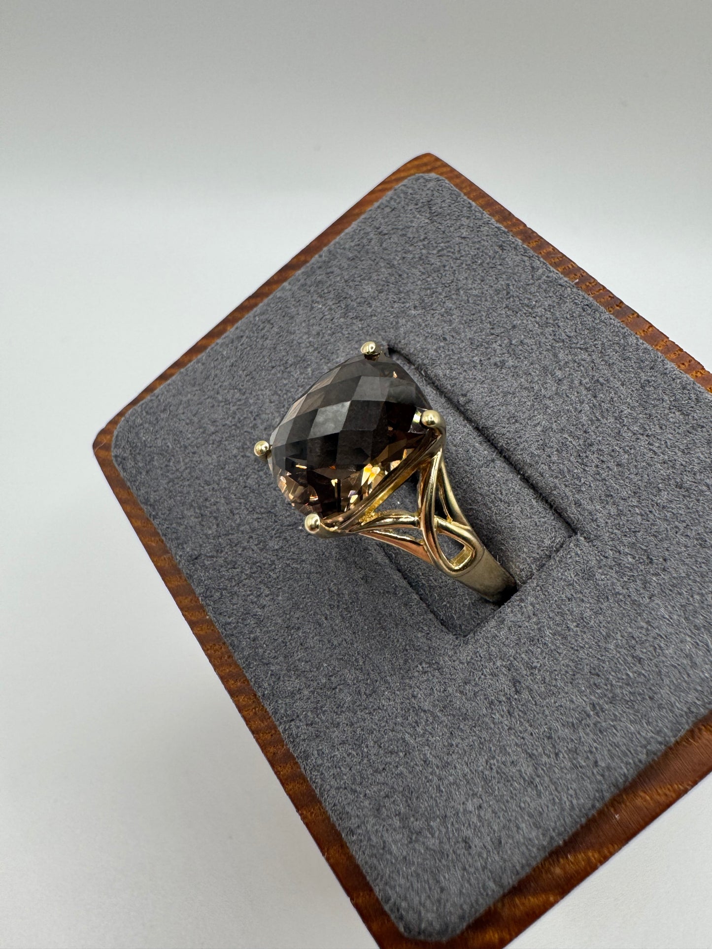 9ct gold Smokey quartz ring