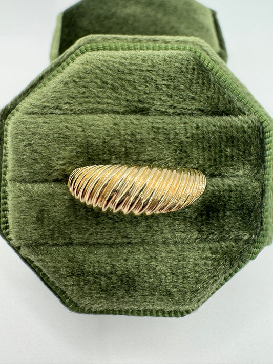 9ct gold croissant ring