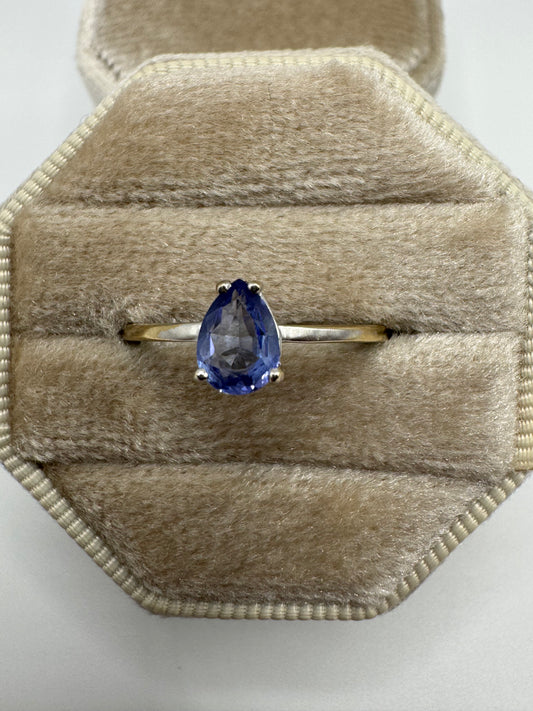 9ct gold tanzanite ring