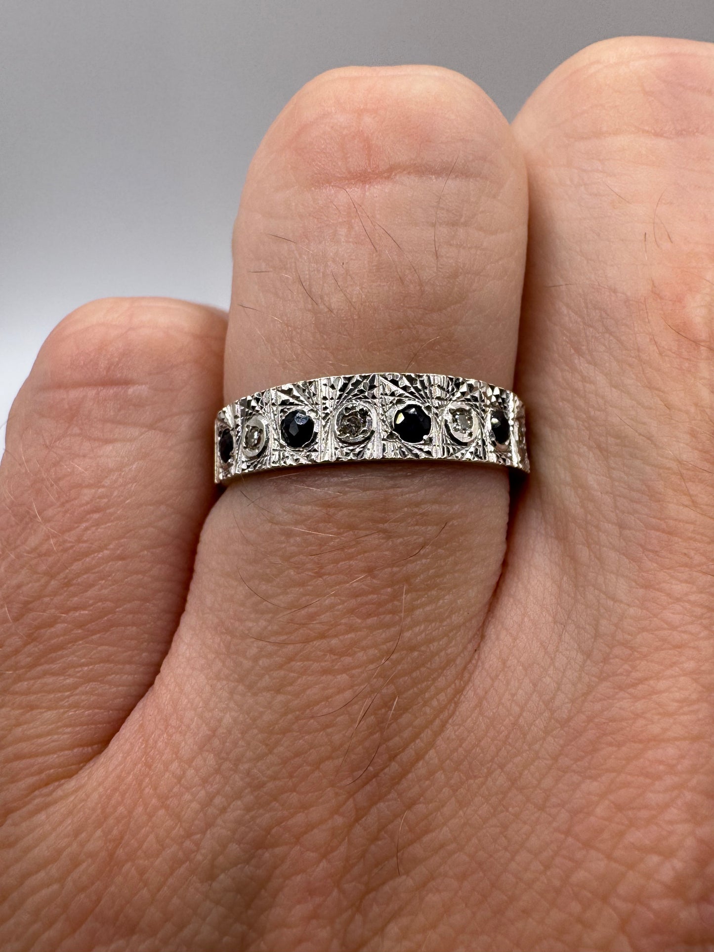 9ct white gold sapphire and diamond ring