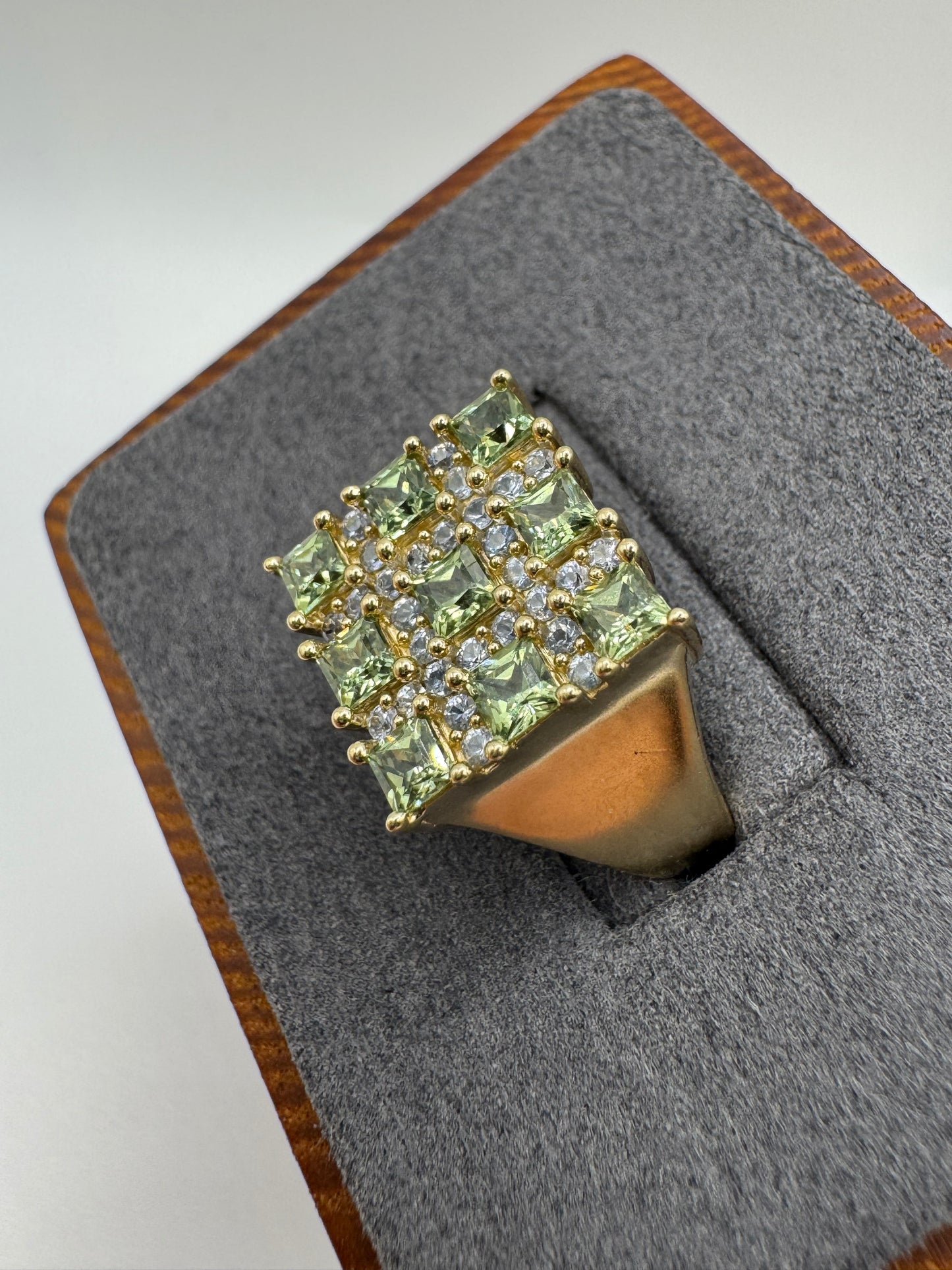 9ct gold green sapphire and aquamarine cluster ring