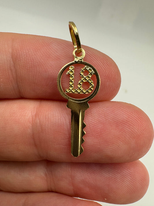 9ct gold 18 key charm