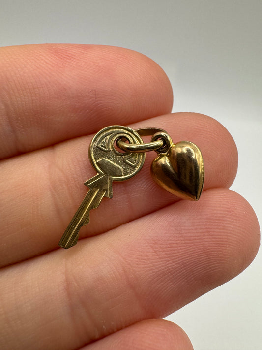 9ct gold heart and key charm