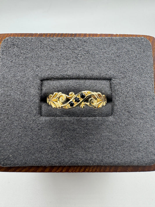 9ct gold sapphire ring