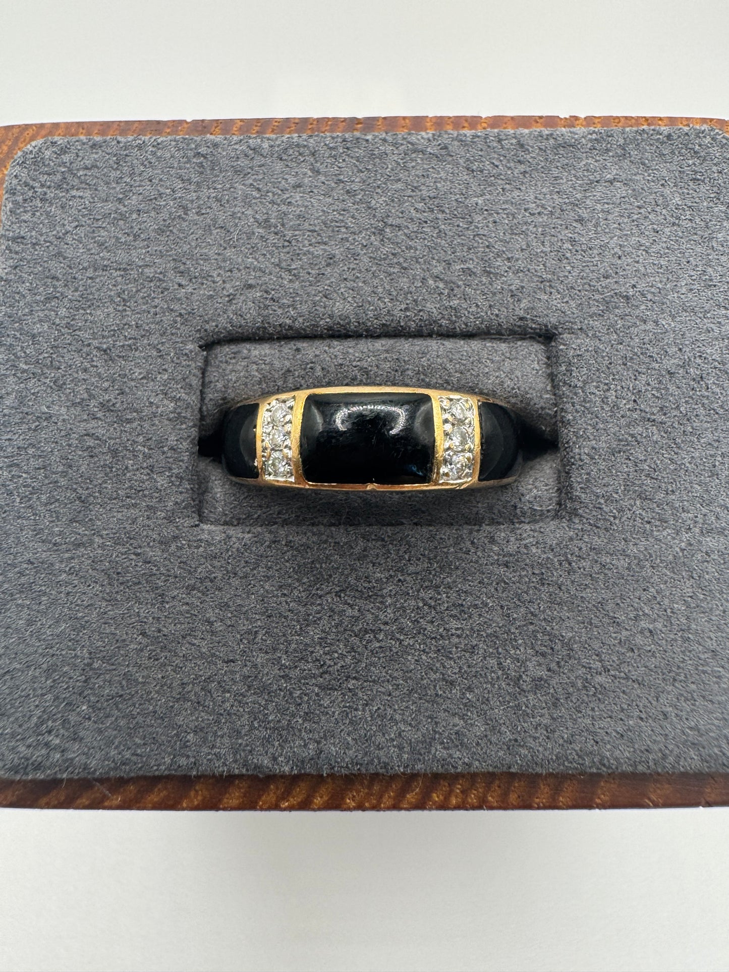 9ct gold onyx and diamond ring