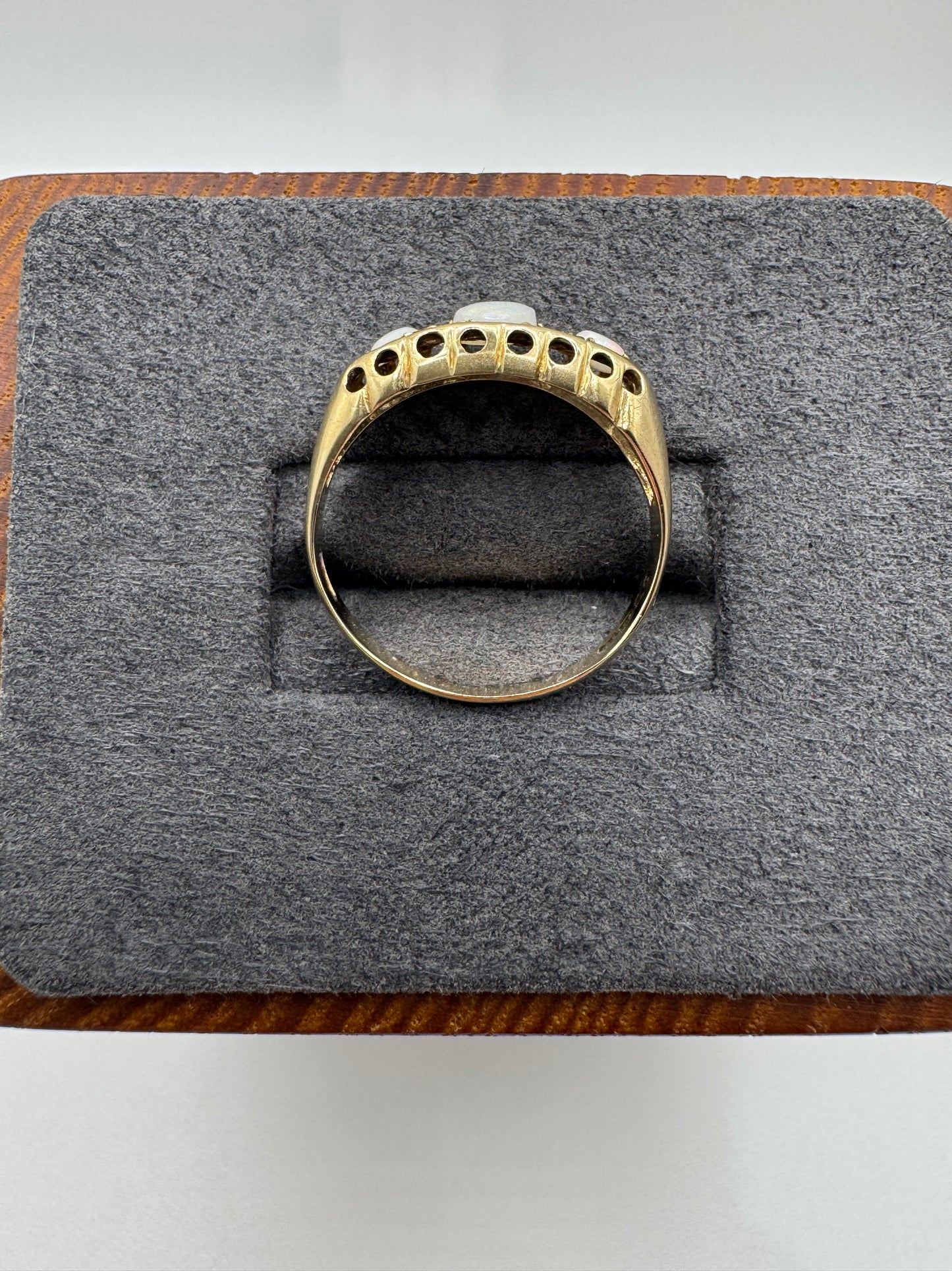 9ct gold opal and diamond ring