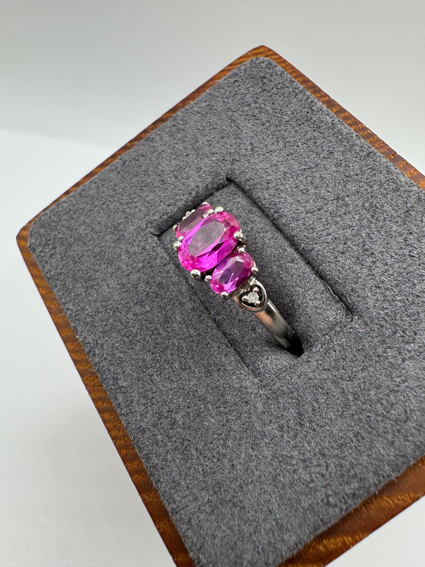 9ct white gold pink topaz and diamond ring