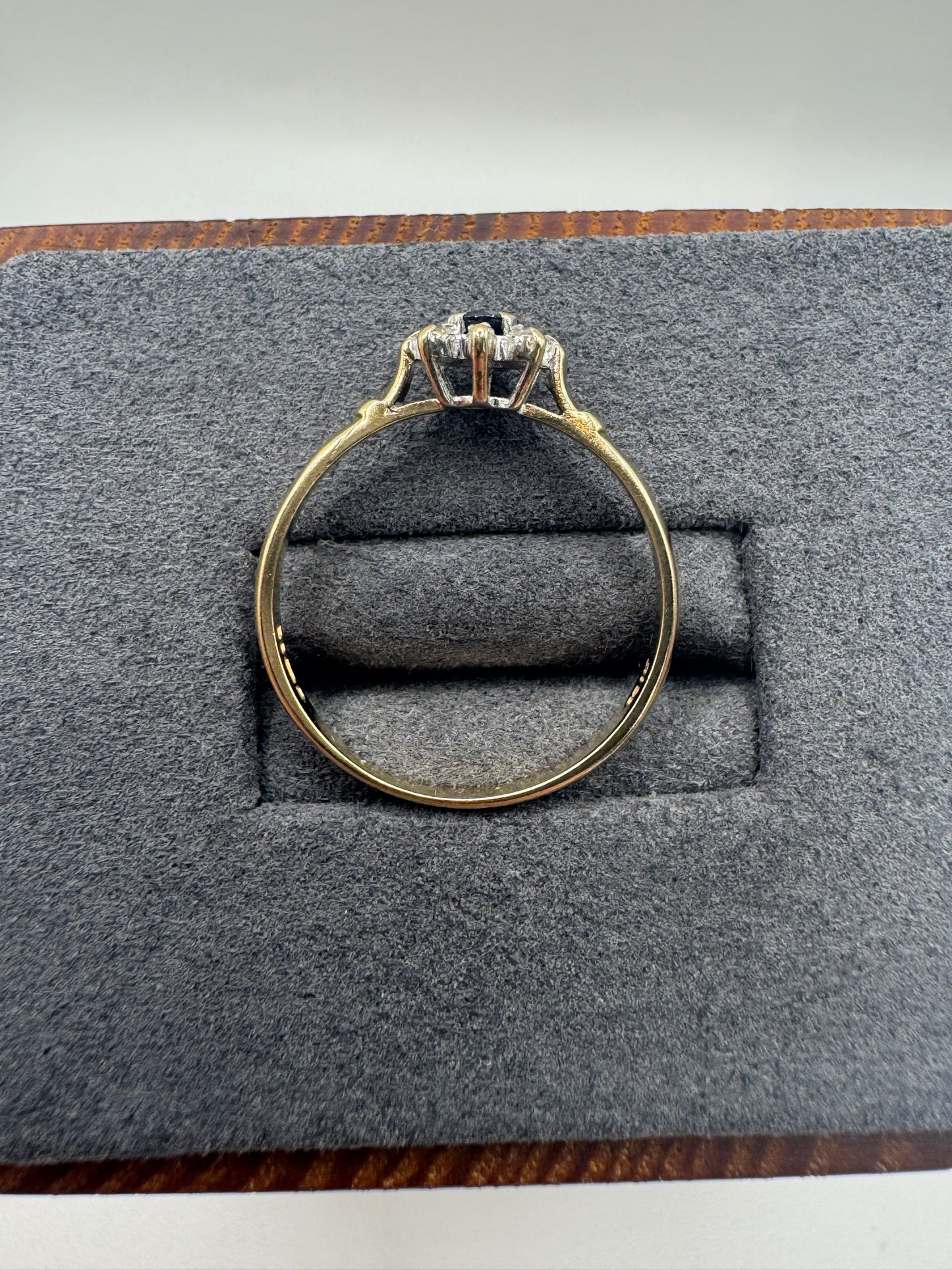 9ct gold sapphire and diamond ring