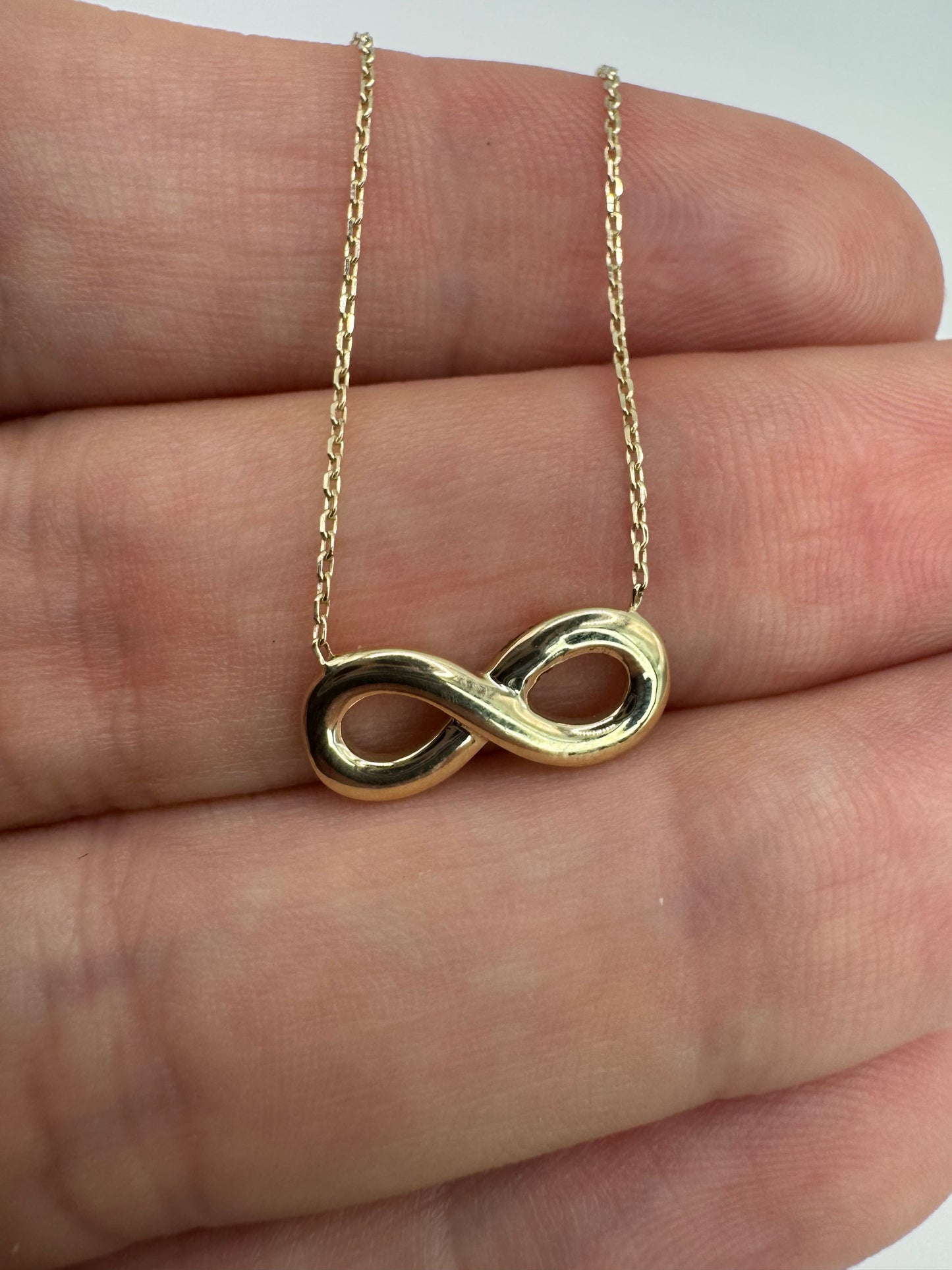 9ct gold infinity necklace