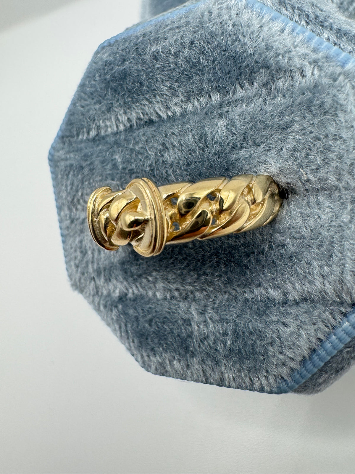 9ct gold engraved buckle ring