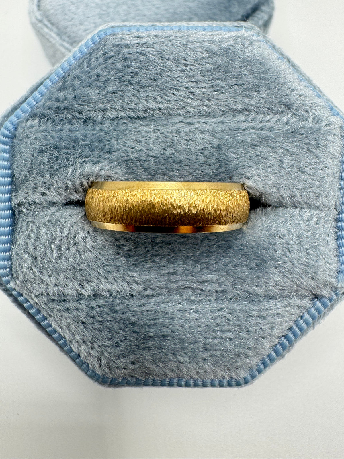 9ct gold band