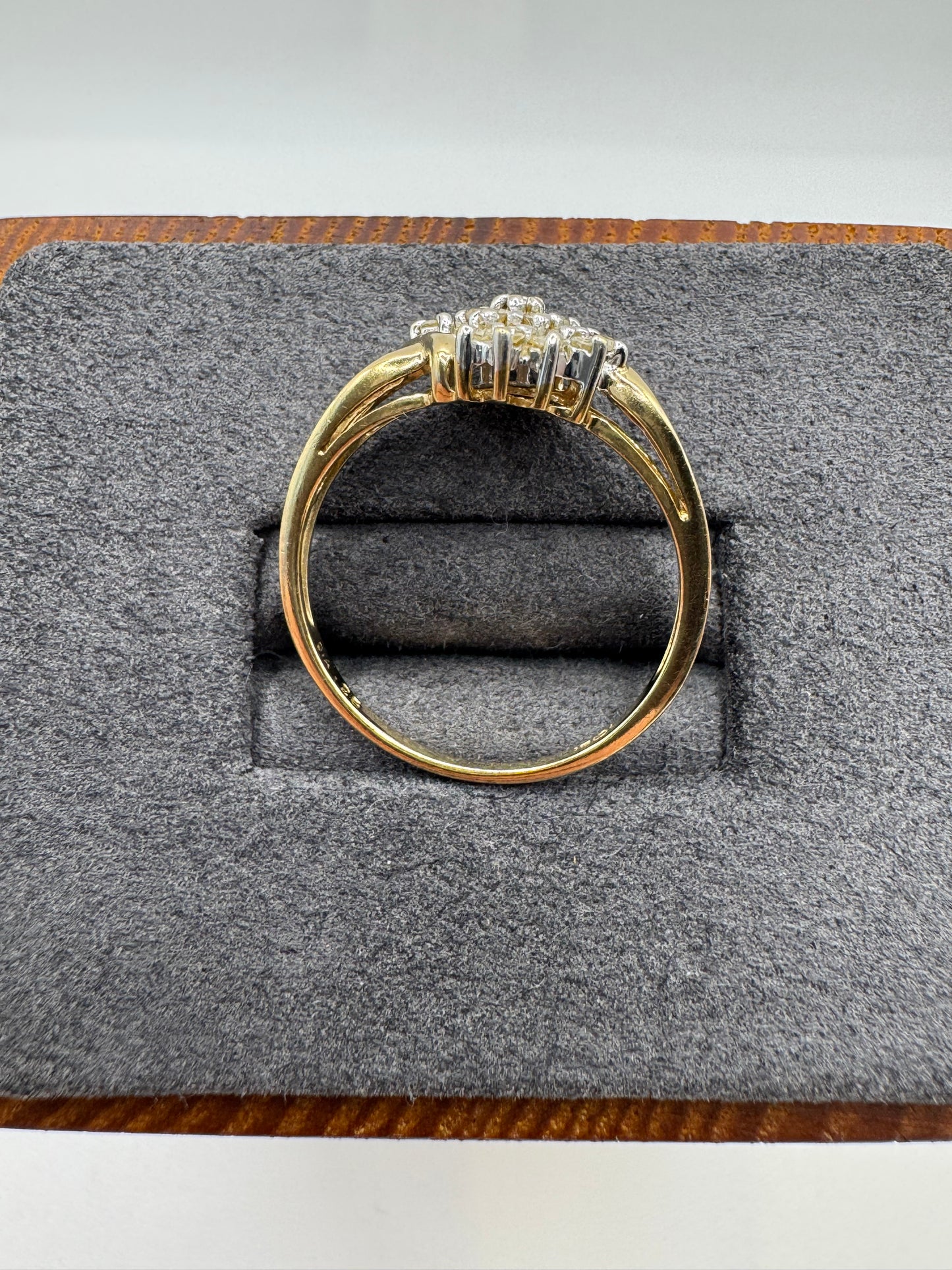 9ct gold diamond cluster ring