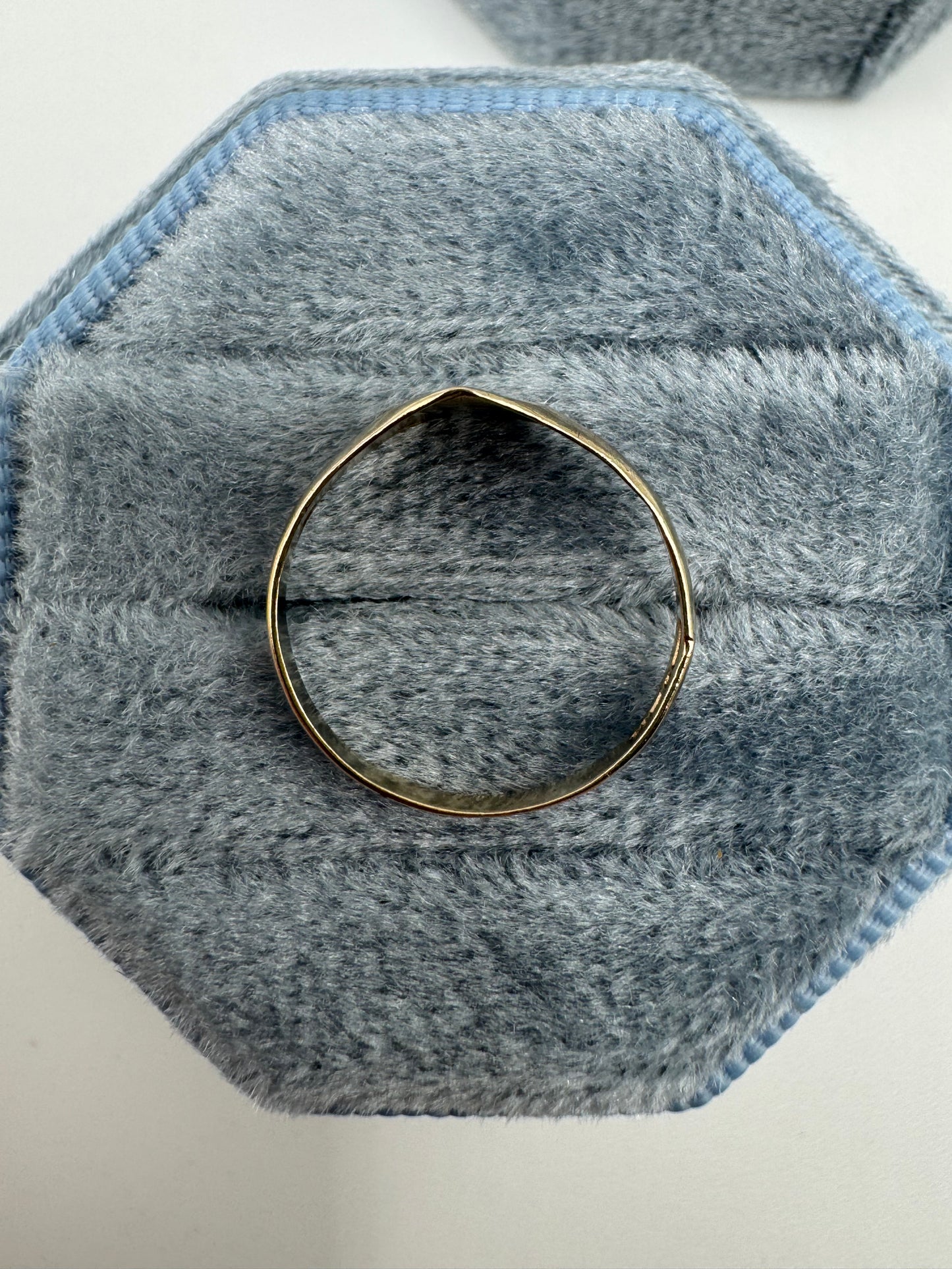 9ct gold heart signet ring