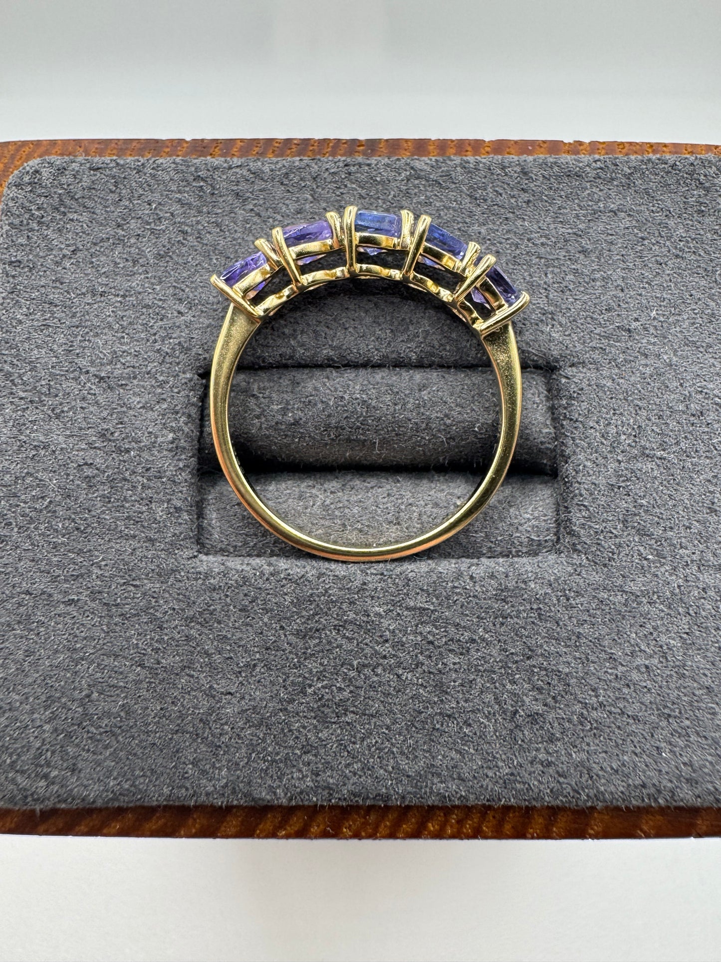 9ct gold tanzanite ring