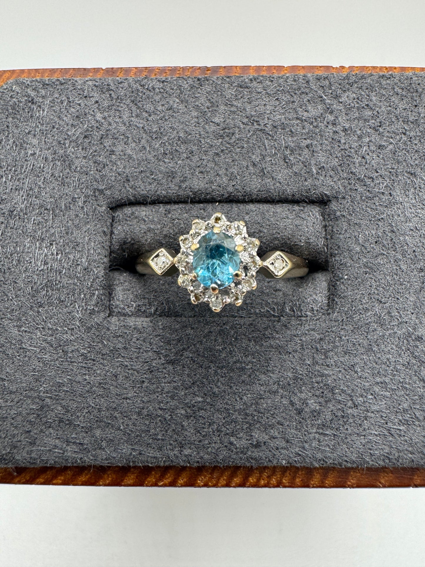 9ct gold topaz and diamond ring