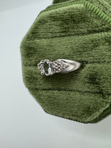 9ct white gold aquamarine and diamond ring