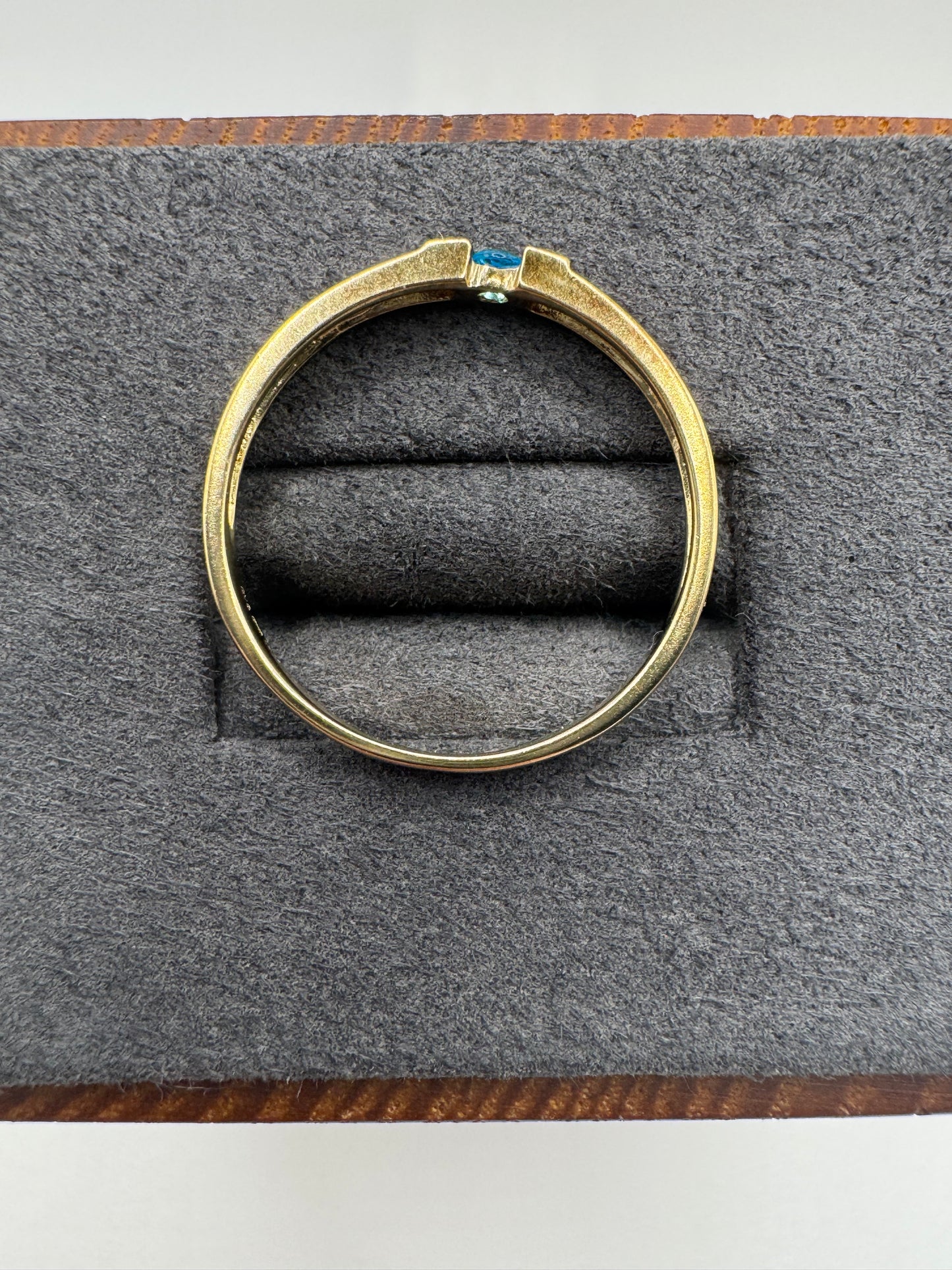 9ct gold blue apatite and diamond ring