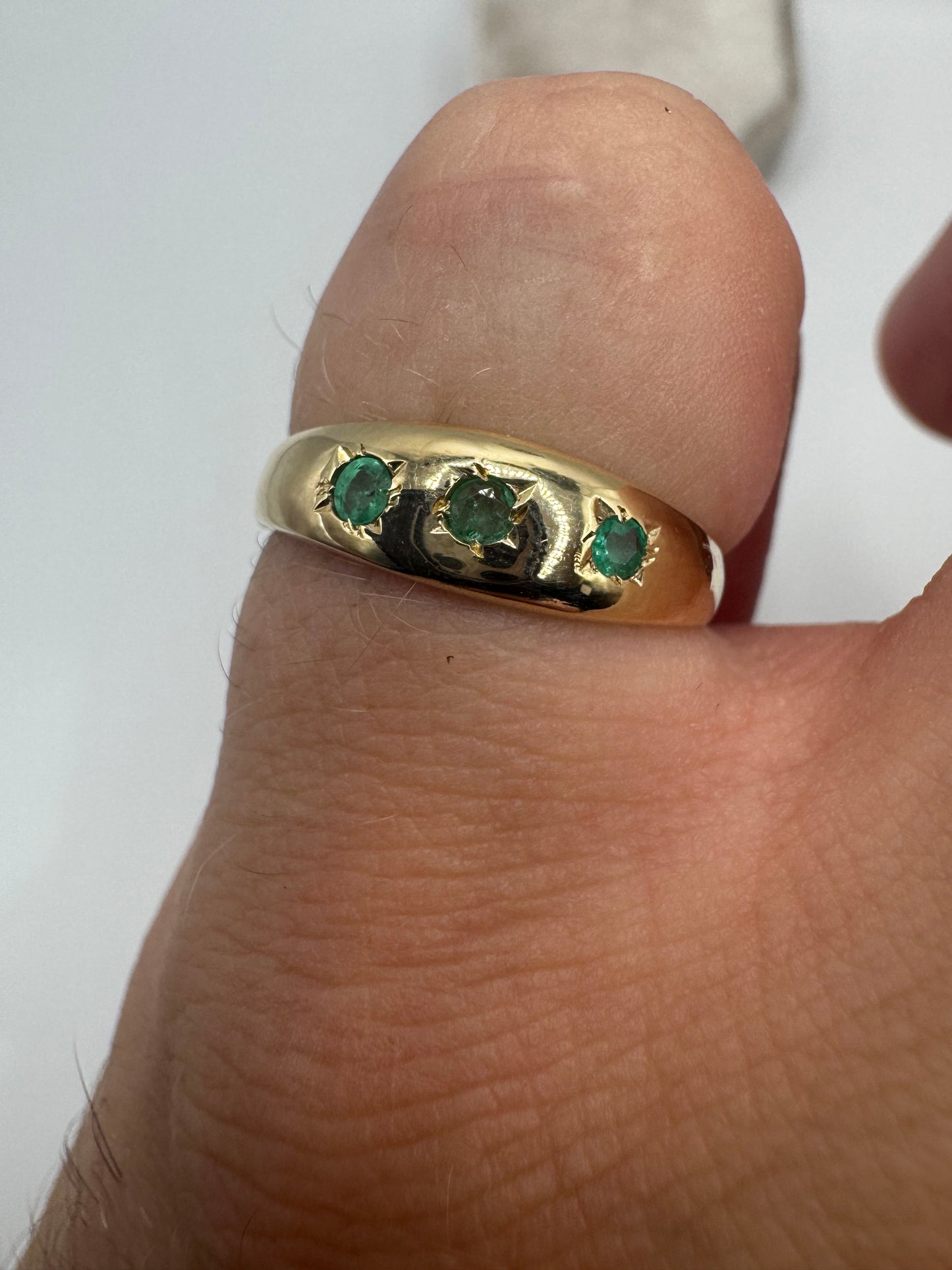 9ct gold emerald gypsy ring