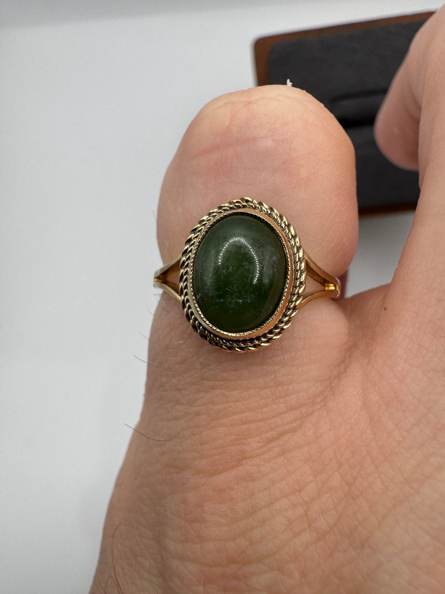 9ct gold jade ring