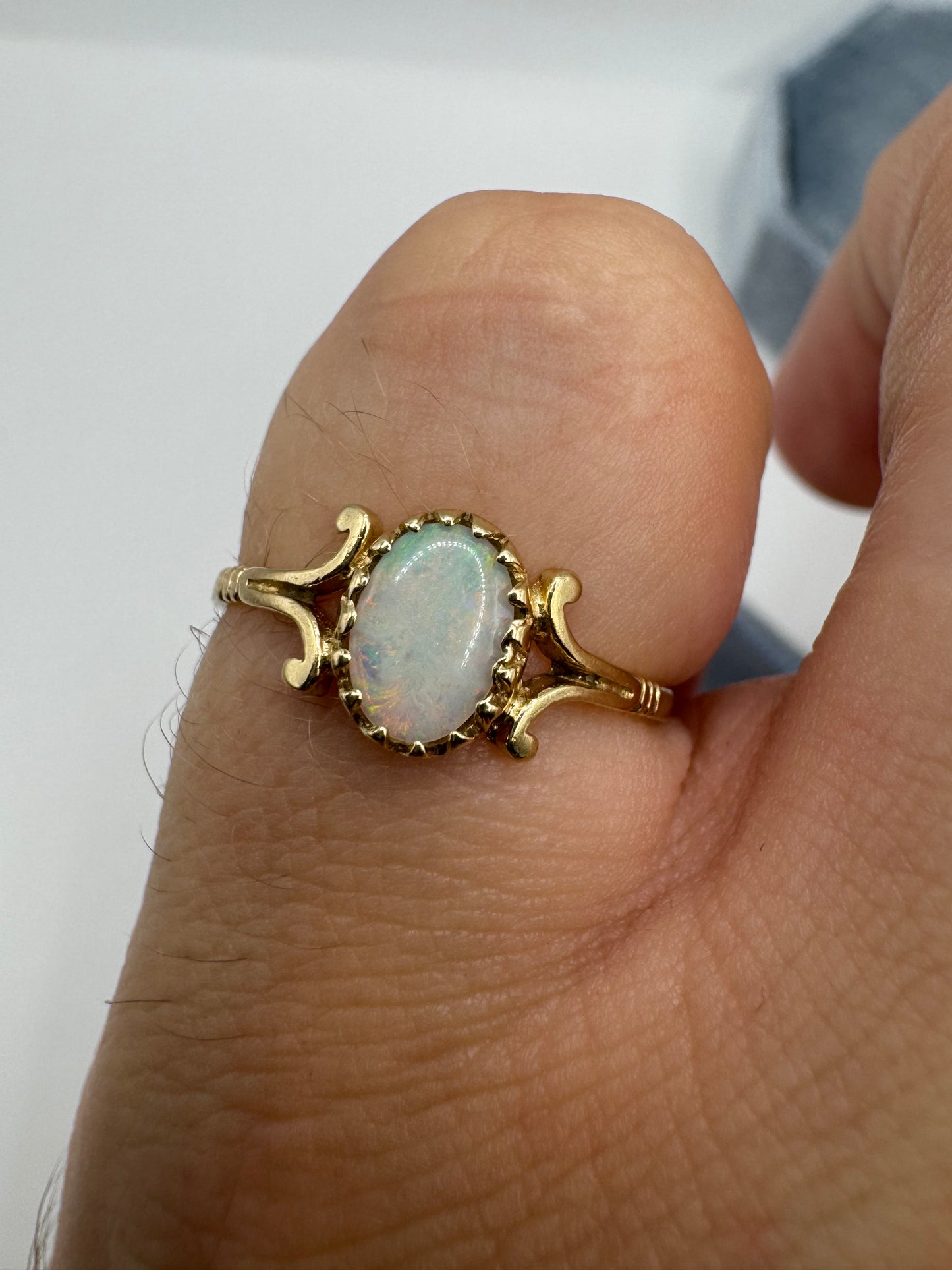 9ct gold opal ring