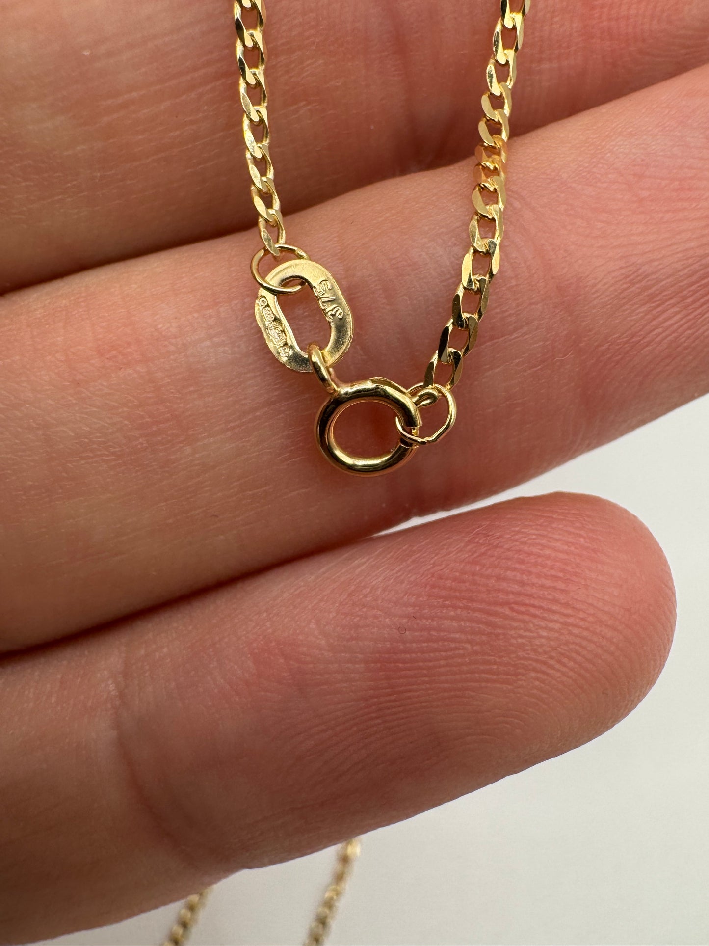 9ct gold curb chain 62 22”