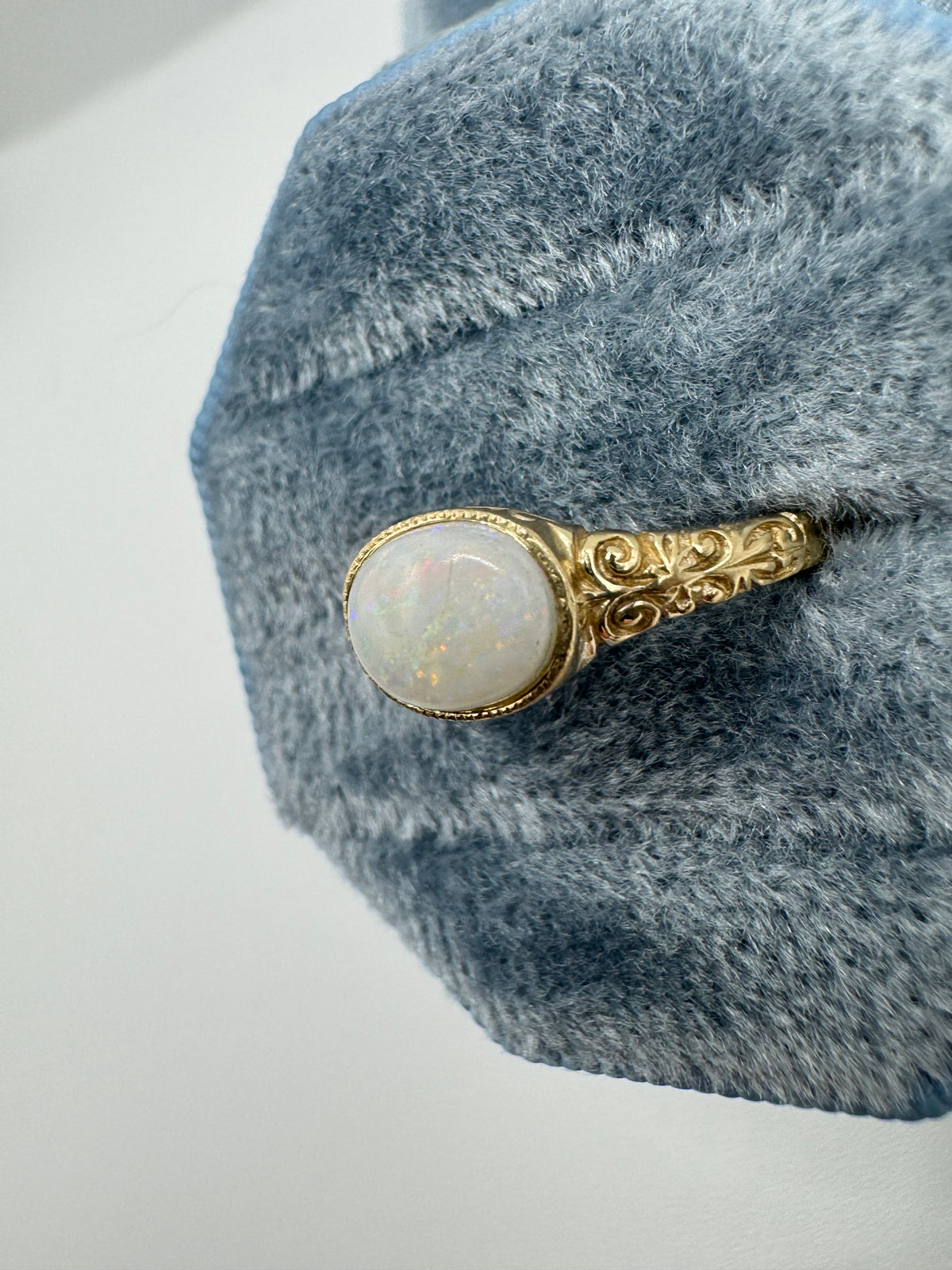 9ct gold engraved opal ring