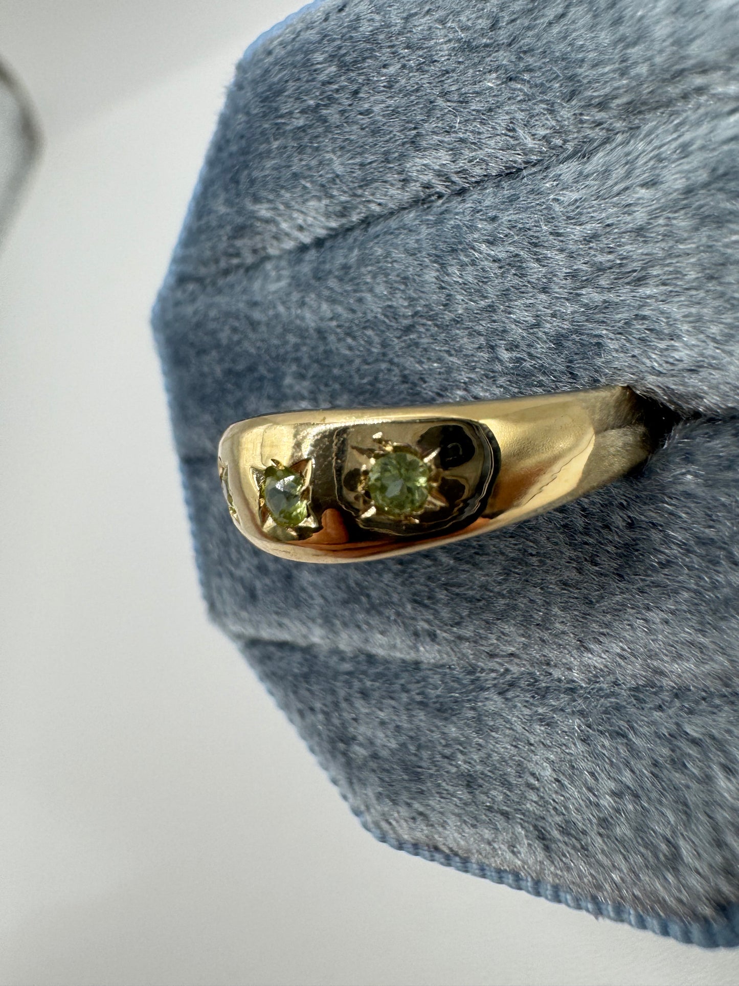 9ct gold peridot gypsy ring