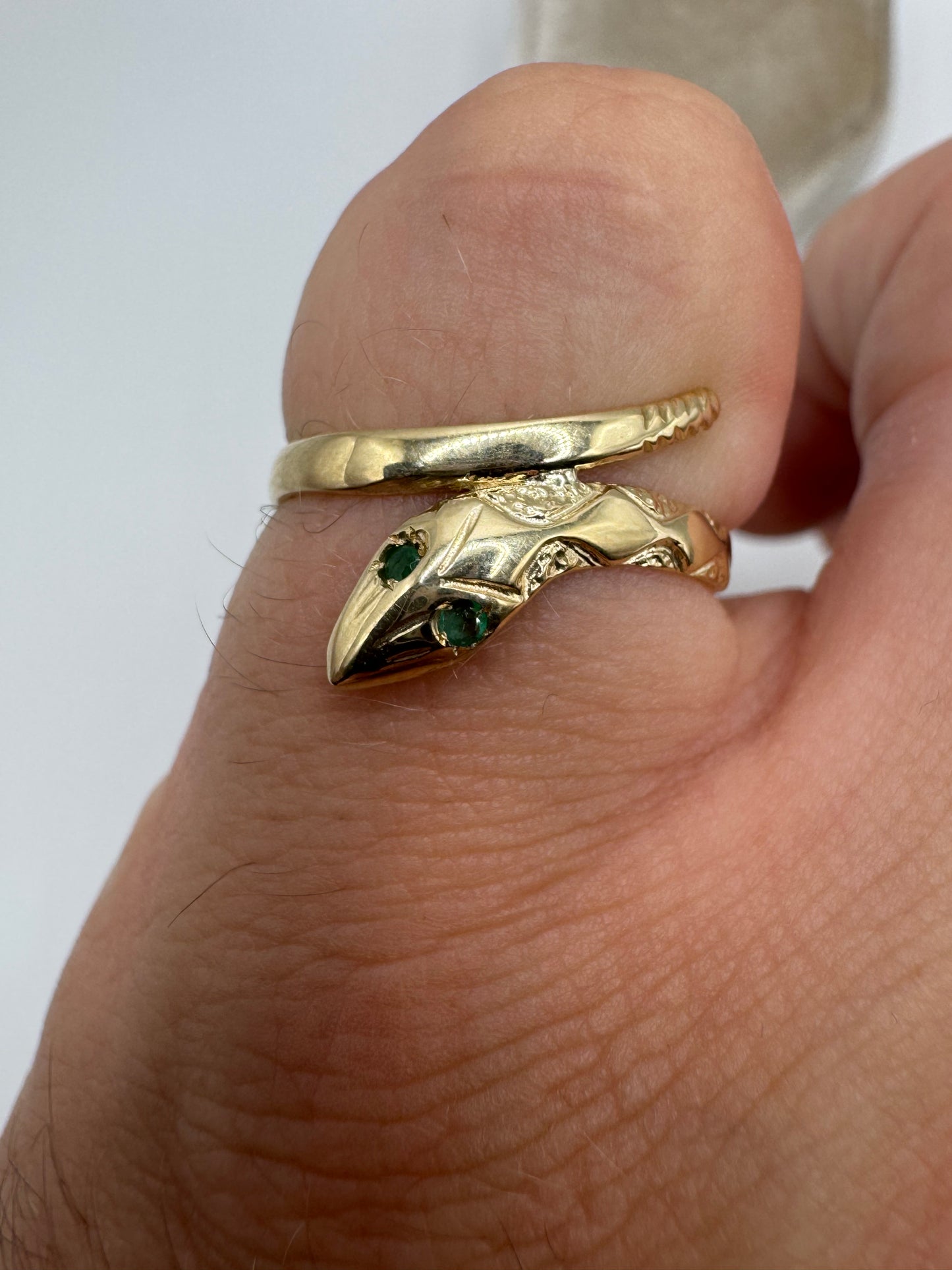 9ct gold emerald snake ring