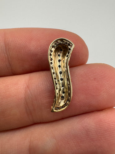 9ct gold diamond (inc black diamonds) pendant