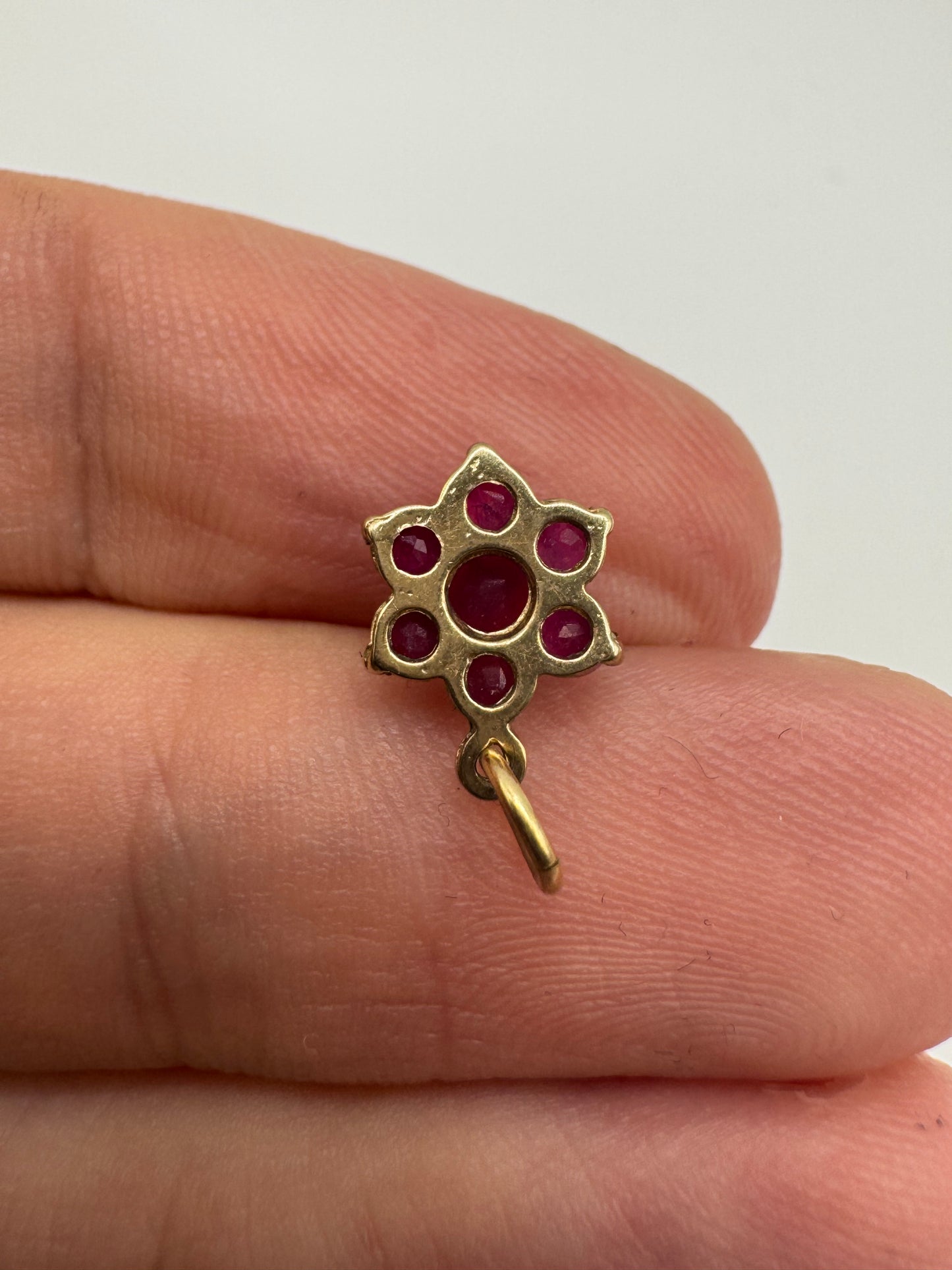 9ct gold ruby custer pendant