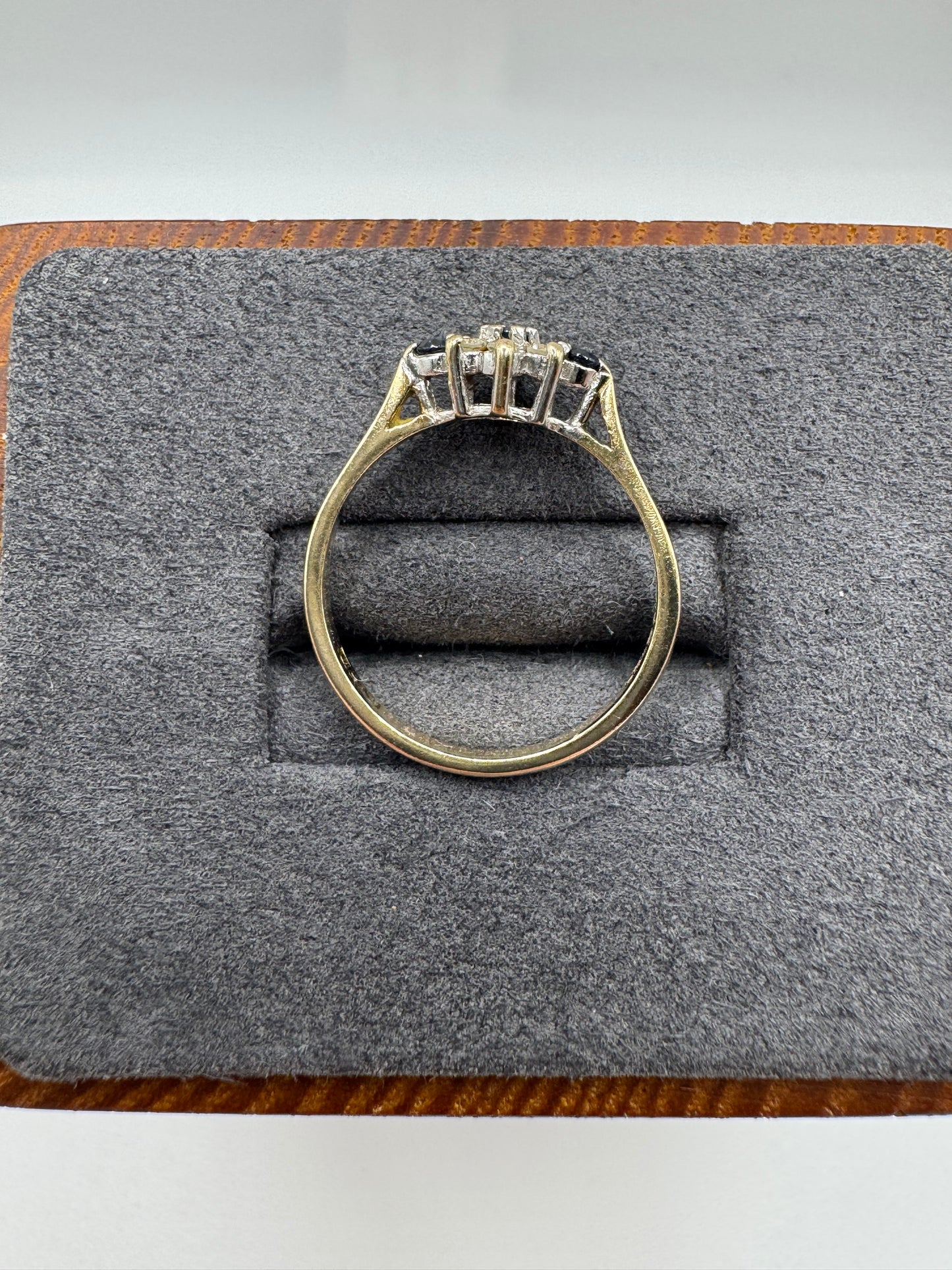 9ct gold sapphire and diamond ring