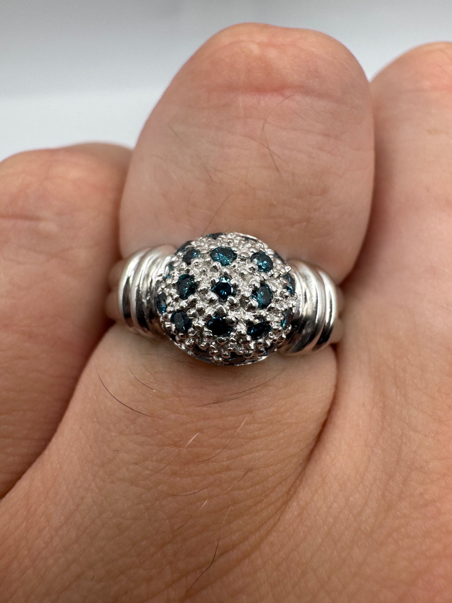 9ct white gold blue and white diamond cluster ring