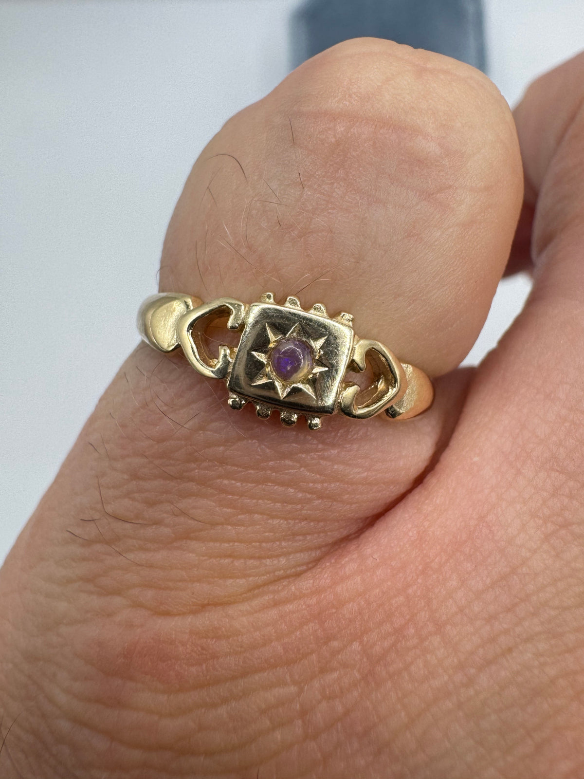 9ct gold moonstone gypsy ring
