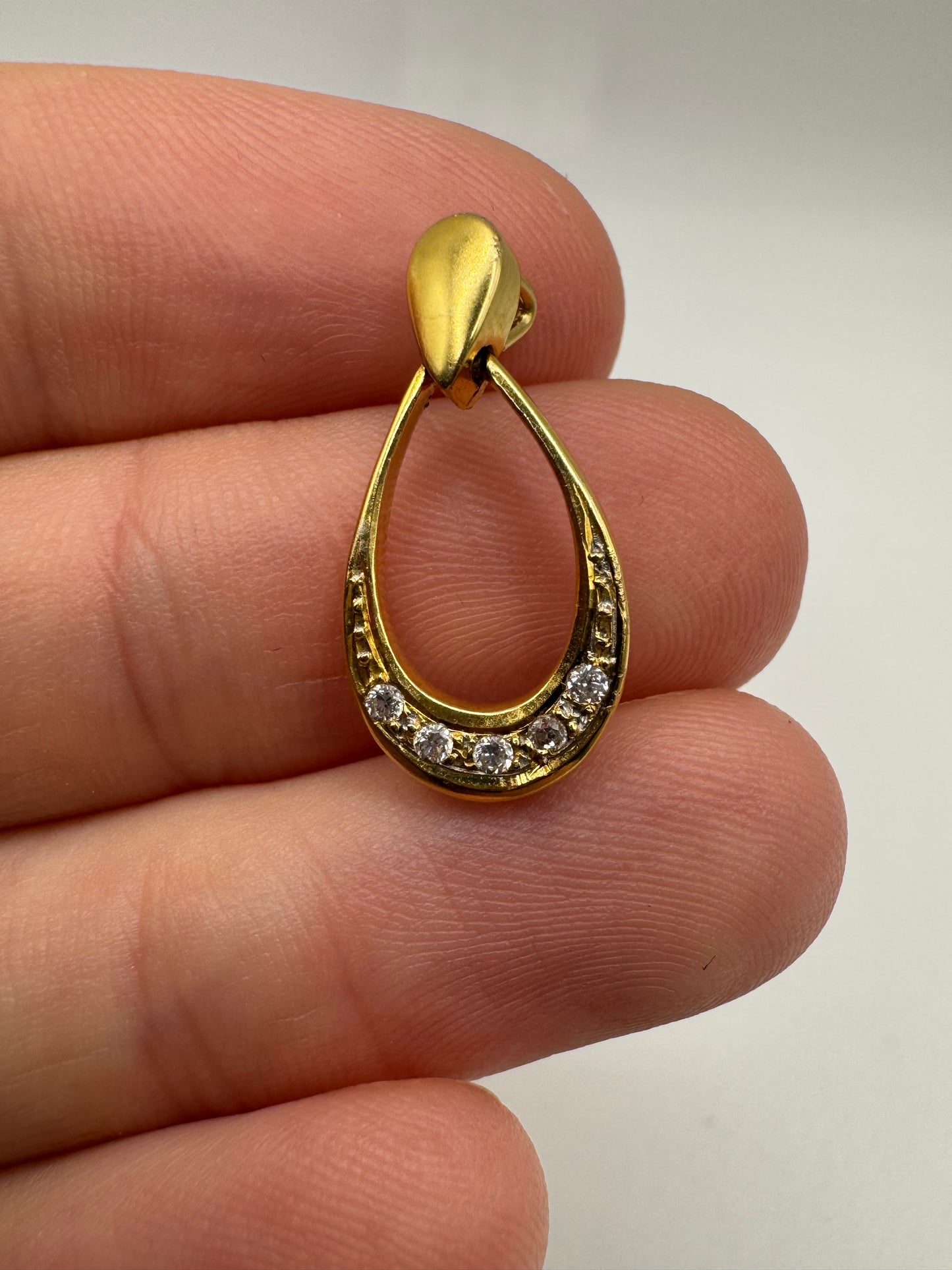 9ct gold diamond pendant