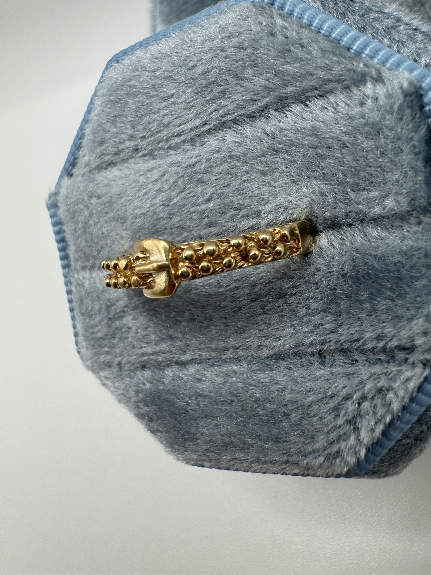 9ct gold buckle ring