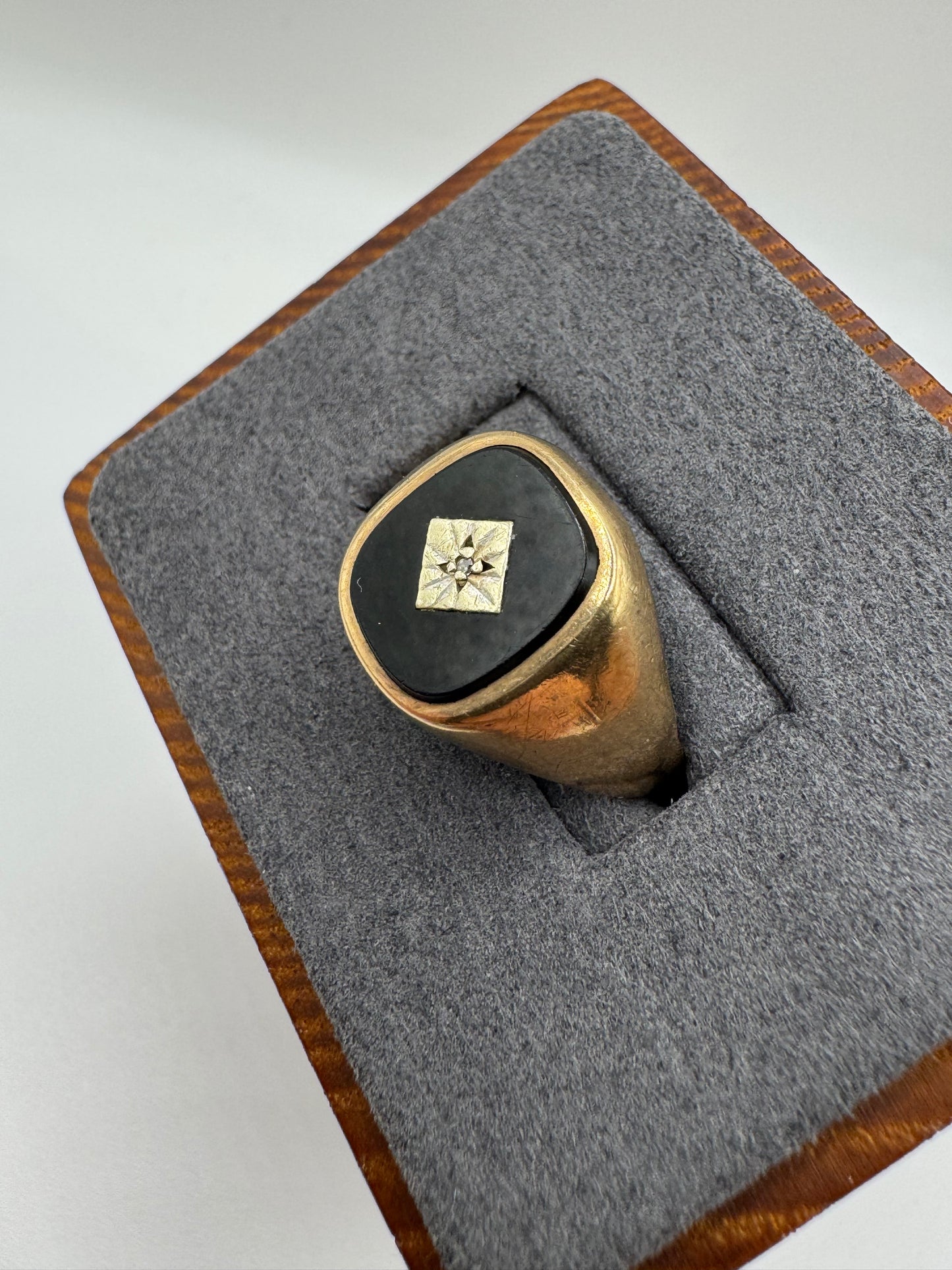 9ct gold onyx and diamond signet ring