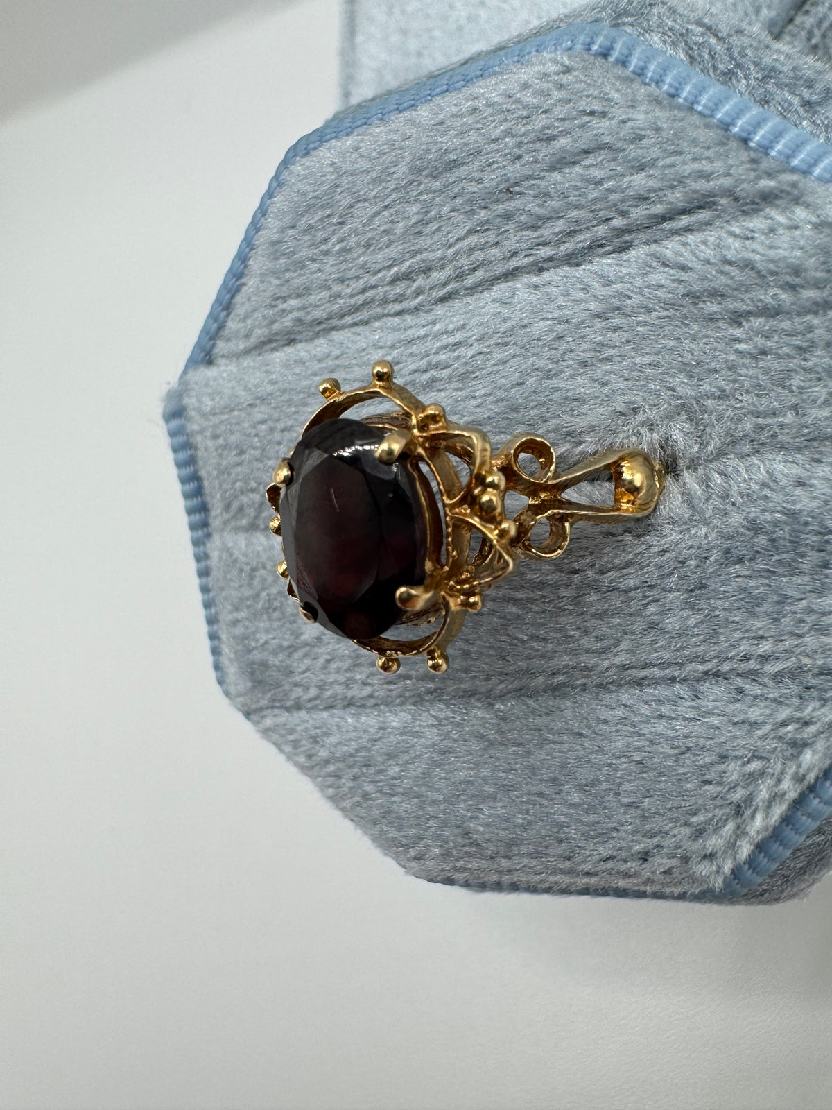 Vintage 9ct gold garnet ring