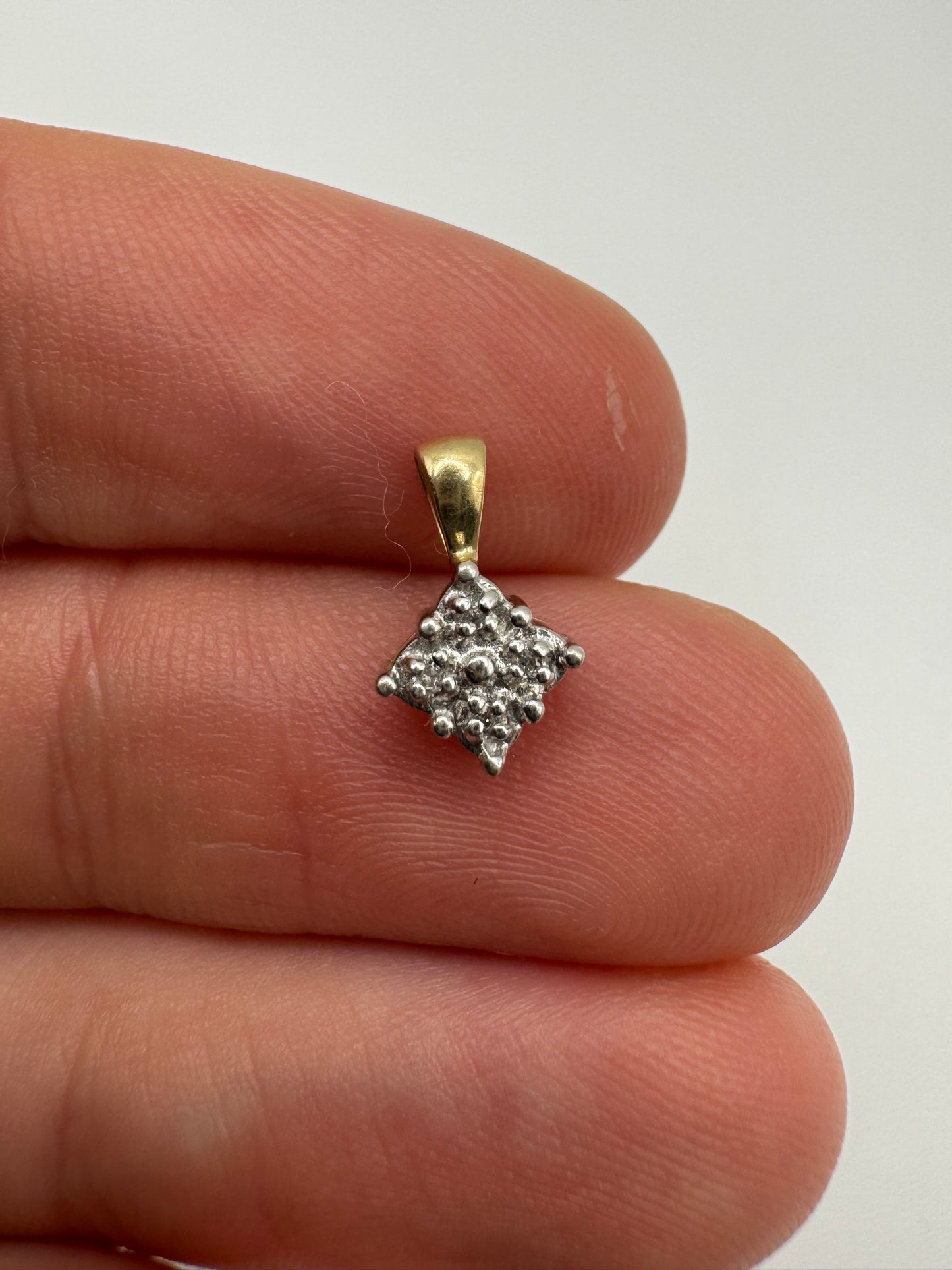 9ct gold diamond pendant