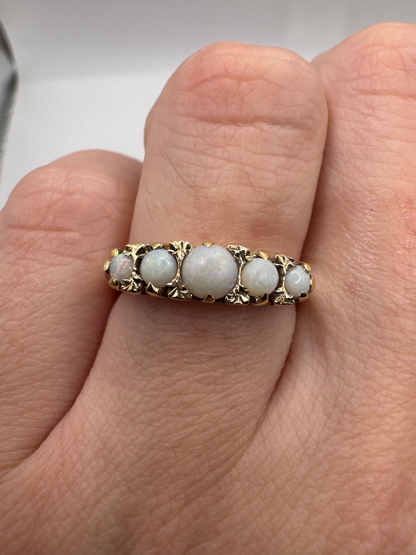 9ct gold opal ring
