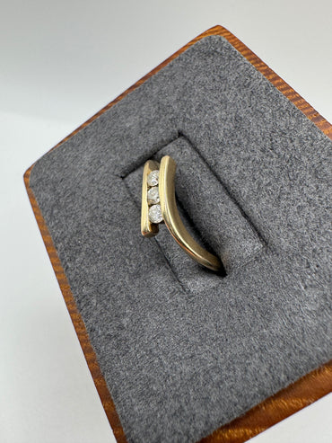 9ct gold diamond twist ring