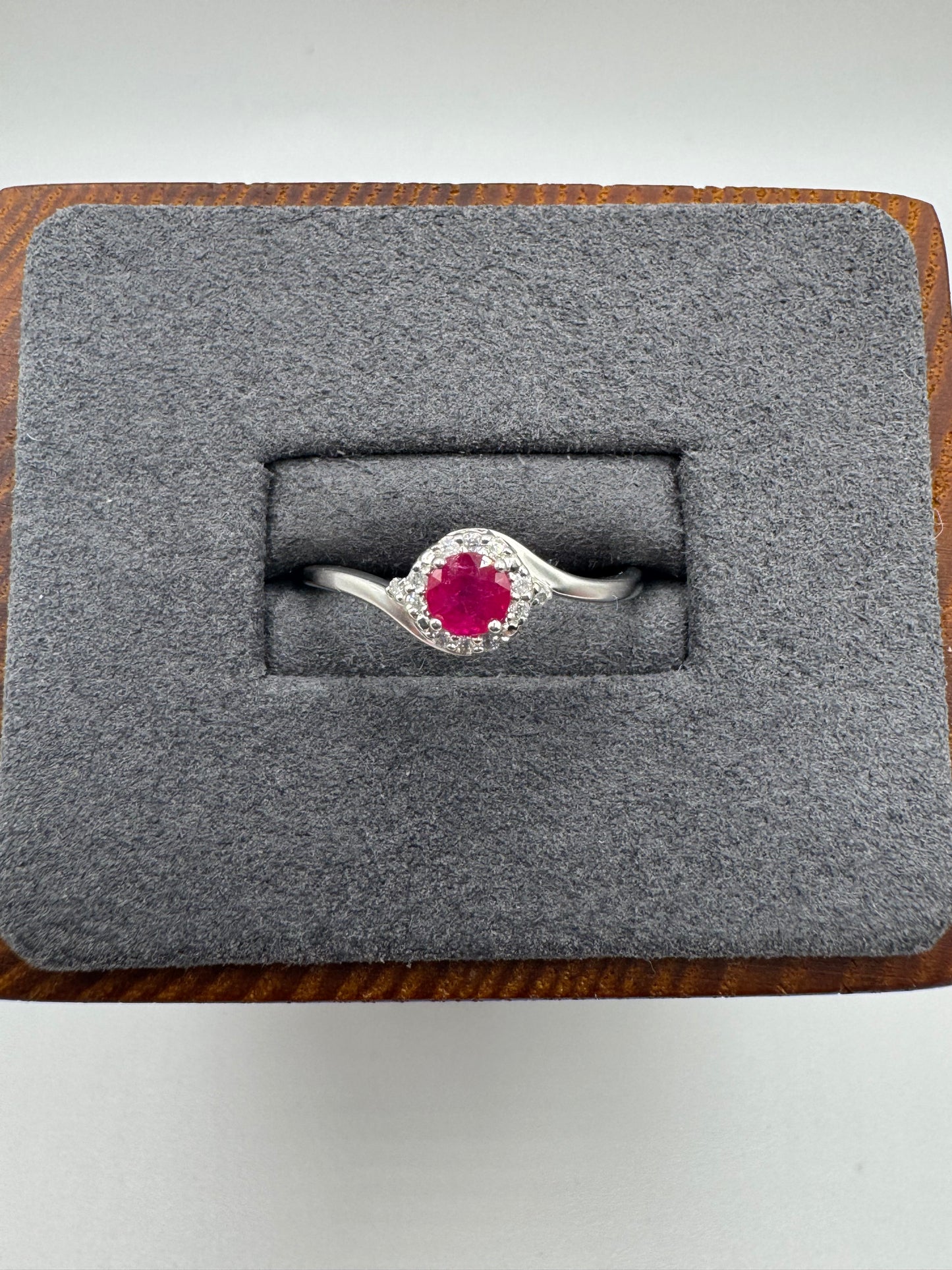 9ct white gold ruby and diamond ring