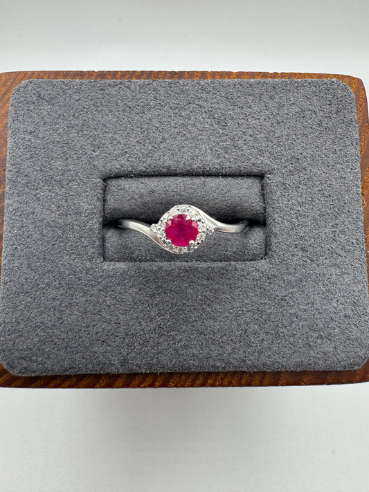 9ct white gold ruby and diamond ring