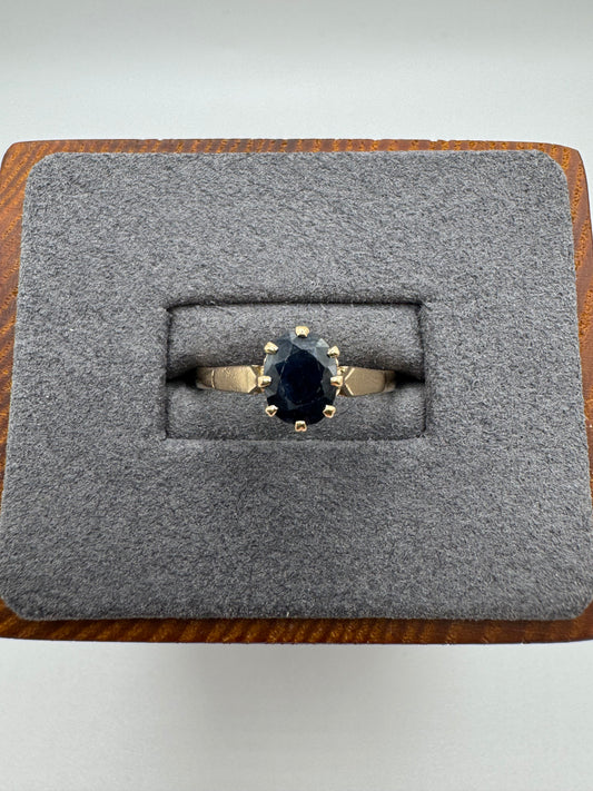 9ct gold sapphire ring