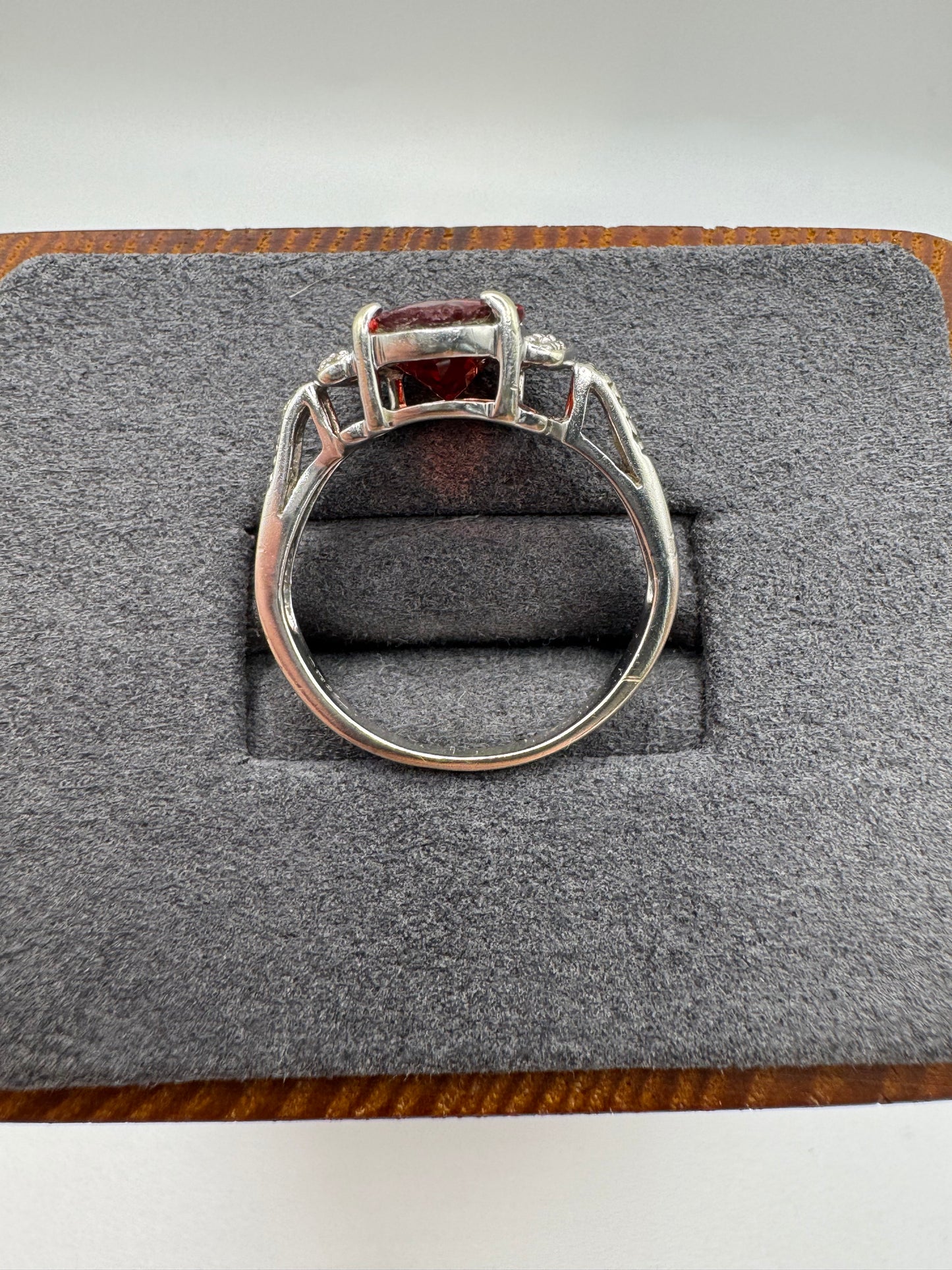 9ct white gold garnet and diamond ring