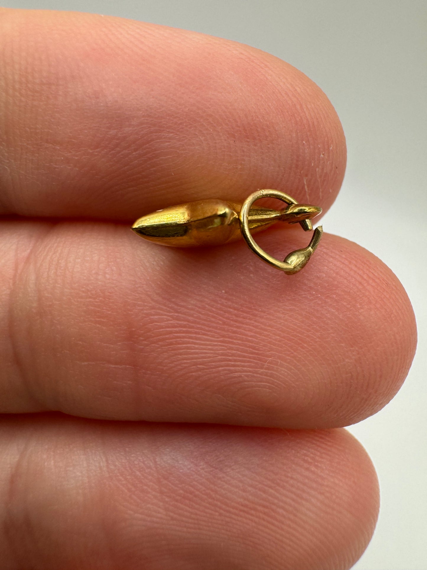 9ct gold star charm