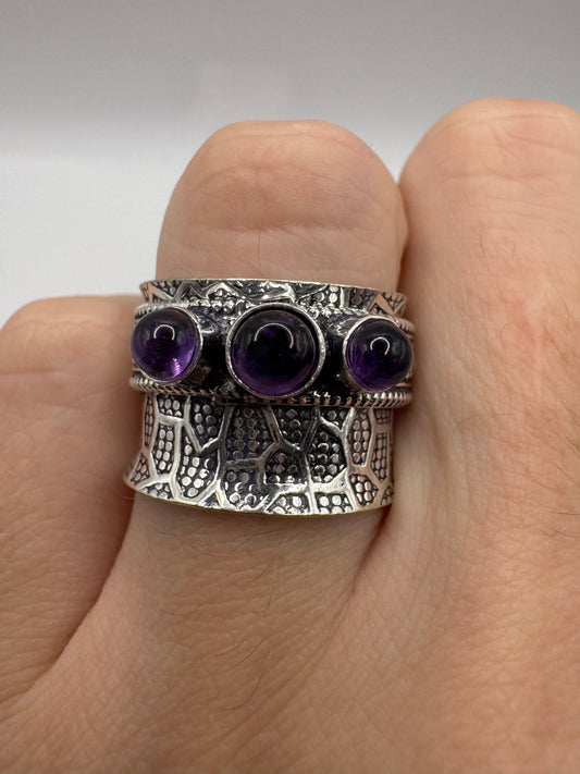 Silver cabochon amethyst ring