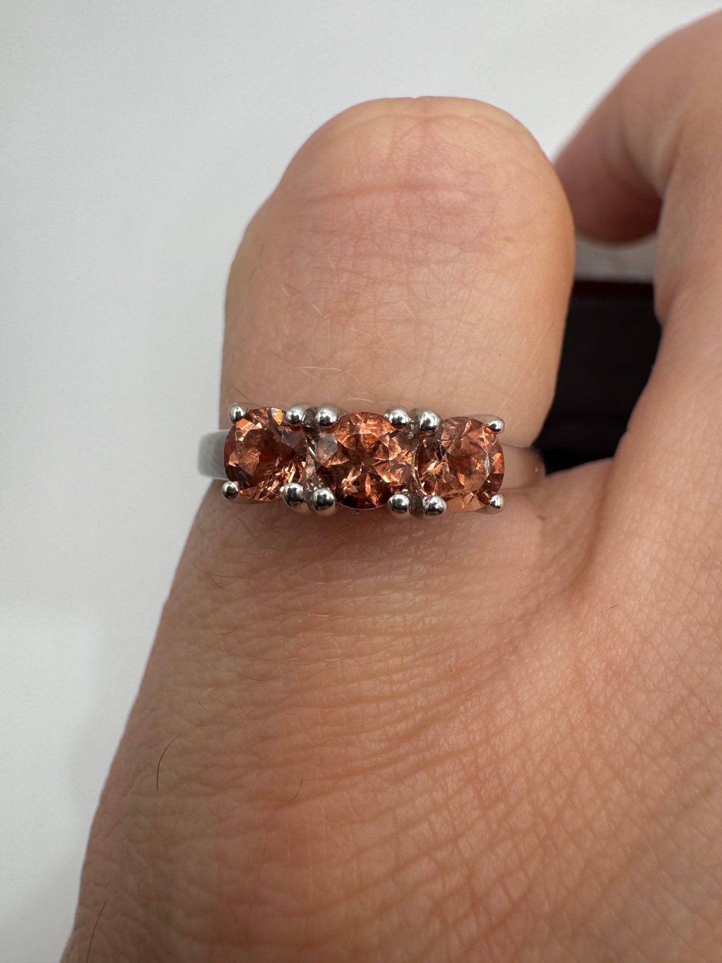 9ct white gold quartz ring