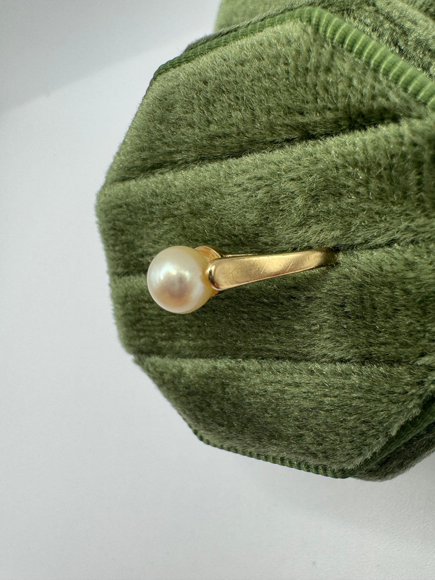 9ct gold pearl ring