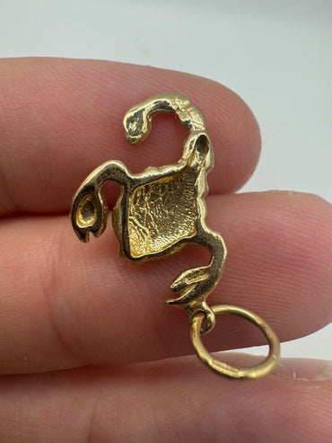 9ct gold Scorpio zodiac pendant